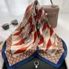 Nuevo bufanda geométrica de diamantes para primavera y otoño bufanda de seda artificial de alta calidad para combinar con camisa moderna bufanda decorativa versátil