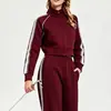 Conjunto deportivo casual transfronterizo para mujer, nuevo estilo otoño e invierno, conjunto de dos piezas con chaqueta de fitness de manga larga y pantalones rectos holgados que estilizan.