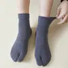 Calcetines de dos dedos para hombre otoño e invierno con color sólido calcetines de algodón para dedos absorbentes de sudor transpirables calcetines deportivos cortos de media caña con dedos divididos calcetines de dos dedos