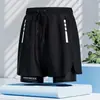 Novos shorts masculinos anti-constrangimento de cinco pontos com forro de camada dupla, listras laterais e bainha dividida, perfeitos para praia e uso casual