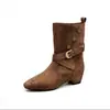 Botas de bico redondo com fivela, botas de equitação, botas de cano médio, modernas e versáteis, estilo western retrô 2026, com detalhes plissados e palmilhas ocultas para aumentar a altura