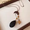 Collar de cordón de cuero con cuentas de madera y colgante cuadrado geométrico, cadena para la clavícula de estilo étnico vintage, accesorio de diseño nicho