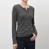 Nova Camiseta Feminina de Outono Gola Meio Aberta Listrada Slim Fit Manga Longa Início do Outono Confortável Estilo Coreano Emagrecedora Camada Interna Base Top