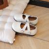 Zapatos planos para niña 2024 Otoño Nuevo Estilo Zapatos de Moda Versátiles con Perlas para Niña Zapatos Pequeños de Cuero Medianos y Grandes Zapatos de Princesa de Suela Blanda para Niños a la Moda