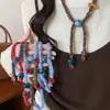 Colar de Lã Tricotado com Contraste de Cores e Contas Feminino 2025 Novo Luxo Acessível Design de Nicho Acessórios de Corrente para Suéter