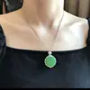 Atacado ice king verde calcedônia redonda marca Joker camisola corrente pingente rede vermelha com colar de jade pingente jóias