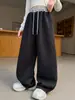 Pantalones deportivos para niña con adornos de pedrería, nueva colección otoño 2026, talla mediana a grande, cintura con bloques de color, diseño de pierna ancha, estilo deportivo, pantalones casuales para niños