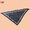 Bufanda Triángulo de Sarga para Mujer Estilo Nuevo con Estampado de Cuadros Geométricos, Chal de Protección Solar para Viaje, Fábrica Proveedora al por Mayor