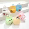 Muñeca de Animación Tridimensional Botella de Bebida Accesorios de Resina Pasador DIY Colgante de Bolsa Divertidos Creativos Adornos para Coche Escritorio