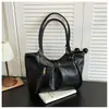Bolso cruzado de un solo hombro para debajo del brazo, dulce y elegante estilo coreano, modelo nuevo 2026, bolso tote de gran capacidad para mujer para ir al trabajo y salir