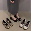 Sapatos Mary Jane Elegantes de Salto Alto Estilo Coreano Francês Fada Outono 2025 Novos Sapatos de Salto Grosso Bico Quadrado Boca Rasa Inspirados em Chanel