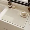 Tapete Secador Simples Estilo Japonês de Lama Diatomácea Bancada de Cozinha Absorvente de Água Antiderrapante Jogo Americano Mesa de Bar Tapete de Isolamento Térmico