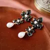 Aretes Geométricos Negros con Goteo de Aceite de Aguja de Plata Pendientes Franceses de Lujo Ligero de Alta Gama Pendientes de Diseño Retro Joyería al por Mayor para Mujeres