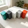 Disponible en blanco y negro, simple y versátil, lata cuadrada de hierro sellada, a prueba de humedad, conserva la frescura, recipiente de almacenamiento multiusos adecuado para varios escenarios