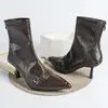 Botas Finas de Salto Agulha Apontadas Incrivelmente Bonitas para Mulheres, Nova Moda Outono/Primavera 2025 Botas de Cano Curto Elegantes Estilo Martin