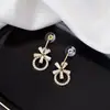 Brincos de Pérola Coreanos de Alta Qualidade 2026, Agulha de Prata Estilo Vintage Chanel Diamante Colorido Estrela de Oito Pontas Brincos de Tarraxa Atacado