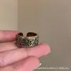 Anel Aberto Letra para Mulheres, Joia de Nicho de Alto Padrão, Anel de Personalidade de Luxo Leve, Anel Aberto Versátil de Moda Exquisito
