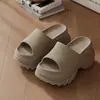 Sandalias de plataforma con plataforma gruesa de EVA que aumentan la altura de 7.0 para mujer, de moda para uso exterior en verano, uso en casa, pantuflas suaves antideslizantes para interiores