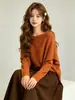 Fábrica de Suéteres Fuente Dalan: Suéter de Punto Suelto para Mujer Otoño/Invierno con Mangas Largas, Hombro Asimétrico y Diseño Falso de Dos Piezas, Venta al por Mayor y Personalización