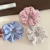 Goma para el pelo tipo scrunchie de tela a rayas azules y blancas estilo coreano, Accesorio para el cabello refrescante y versátil para niñas, Adecuado para coletas y moños