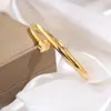 Pulseira de Aço Inoxidável, Pulseira Prata Estrelada que Não Desbota para Meninas, Moda Versátil e de Alto Padrão com Design Totalmente em Diamante, Pulseira de Aço Titânio