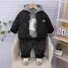 Traje de Invierno para Niños Estilo Nuevo Ropa Gruesa de Invierno para Niños Pantalones con Estampado de Leopardo de Dibujos Animados Chaqueta de Algodón con Capucha para Bebé Conjunto de Tres Piezas