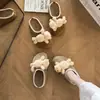 Pantufas fofas de urso engatinhando em desenho animado, com biqueira fechada, para mulheres, outono de 2026, novas pantufas meias fofas de desenho animado estilo Birkenstock
