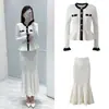 Vestido de Traje Tejido 2025 Estilo Francés Elegante Temperamento Femenino Bloqueo de Color Cuello Redondo Moderno Casual Ceñido a la Cintura Borde con Volantes