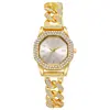 Nuevo Reloj Pulsera Cubano de Diamantes Completos Cruzado Reloj de Cuarzo de Lujo Ligero con Incrustaciones de Pedrería y Números Romanos para Mujer Reloj de Pulsera de Aleación Venta al por Mayor