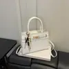 Coleção Outono 2026: Bolsa de Ombro e Transversal Elegante e Versátil de Grande Capacidade para o Dia a Dia e Viagens, Bolsas Femininas Atacado com Acabamento de Alto Padrão