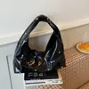 Bolso de Mano de Moda con Diseño de Nicho Verano 2026 Casual Personalidad Bolso de Hombro Simple Exquisito Moderno Bolso con Remaches para Mujeres