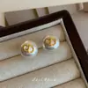 Pendientes de perlas con diseño de letra para uso diario de nicho, pendientes elegantes de lujo ligero de alta calidad, versátiles, pendientes de celebridad de internet, pendientes