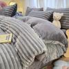 Novo Conjunto de Roupa de Cama de Inverno Espesso e Quente para Uso Doméstico, Conjunto de Quatro Peças de Pelo de Coelho para Camas de 1,5m/1,8m, Incluindo Lençol, Capa de Edredom e Fronhas