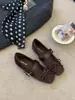 []Zapatos de Mujer de Otoño 2026 Nuevos de Gamuza Francesa con Punta Redonda, Tacón Bajo y Moño, de Correa Única