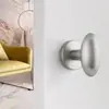 Manija de Puerta Invisible Cerradura de Puerta de un Solo Lado Pared con Fondo Negro Expuesto Manija de Puerta Redonda con Forma de Bola de Madera Cerradura de Puerta Invisible