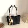 Bolsa de Mão Tecida Estilo Coreano Ins Bolsa Tote Grande Capacidade Bolsa de Mercado Fashion Textura Tendência Bolsa de Ombro Sob o Braço