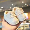 Sapatos de Primavera e Outono Sapatos de Passos de Bebê Novos Sapatos para Bebês e Crianças Pequenas Sola Macia Antiderrapante para Bebê Sapatilhas de Princesa para Meninas Sapatos que Gritam