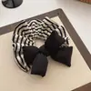 Scrunchie Listrado Preenchido com Algodão Laço 3D Estilo Novo Daetongmen Coreano Acessório de Cabelo Fofo Brincalhão Elástico para Cabelo