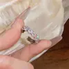 Anillo Abierto Simple de Circonita de Lujo Ligero Francés Sentido de Diseño Nicho Estilo Ins Anillo para Dedo Índice Exquisito Tacto de Alta Calidad Joyería para la Mano