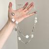 Nuevo collar de perlas artificiales de doble capa apiladas, exquisita cadena de clavícula de moda transfronteriza, elegante cadena de lana ligera de lujo francesa