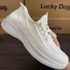 Tênis Esportivos de Malha para Mulheres 2026 Verão Novo Estilo Coreano Sapatos Casuais Tecido Fly-Weave com Cadarço Confortáveis Leves de Sola Grossa Tênis de Corrida