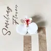 Novas Flores Artificiais de Orquídea Borboleta de 7cm para Decoração de Parede de Flores de Casamento, Materiais de Flores Artificiais para Buquês de Mão DIY, Presilhas de Cabelo e Cabeças de Flores Pequenas