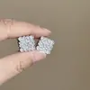 2026 Nuevos Pendientes Cuadrados de Metal Estilo Europeo y Americano para Mujer, Clips para Orejas de Doble Cara de Lujo de Gama Alta Nicho, Pendientes Exquisitos con Diamantes Completos