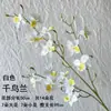 Materiais florais em tons de branco para salões de casamento, móveis para vitrines, adereços de flores de seda para decoração suave, arranjos de flores, marcadores de corredor, buquês artificiais atacado