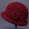 Chapéu de tricô quente para outono e inverno para mulheres de meia-idade e idosas, com forro de fleece para aquecimento extra, projetado para proteger as orelhas do frio