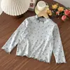 Camiseta de Manga Larga para Niñas, Cuello con Volantes y Encaje, Prenda Base para Bebé, Top de Color Liso para Primavera y Otoño, Elegante y Versátil