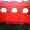 Barreras de agua de plástico, barreras rellenas de agua moldeadas por soplado para aislamiento de construcción, ingeniería municipal, barandillas de nuevo material, venta directa del fabricante, anticaída