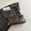 Bolso de mano con remaches estilo coreano, bolso de hombro, bolso de axila para mujer, de alta gama, gran capacidad, versátil para ir al trabajo, bolso de motociclista de moda