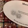 Grampo de Cabelo de Floco de Neve com Pérolas para Outono e Inverno para Mulheres, Presilha para Franja Estilo Nicho, Acessório de Cabelo Lateral, Mesmo Estilo de Tan Songyun, Exclusivamente para Vendas Transfronteiriças