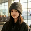 Nuevo gorro de punto suave y acogedor para otoño e invierno para hombres y mujeres, adecuado para cabezas grandes, hace que la cara parezca más pequeña, gorro engrosado para clima frío, gorro cálido de lana para exteriores, moderno